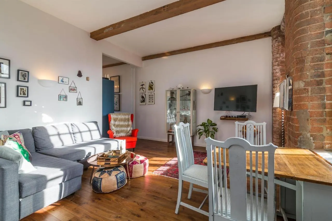 Raleigh Loft Apartment Nottingham